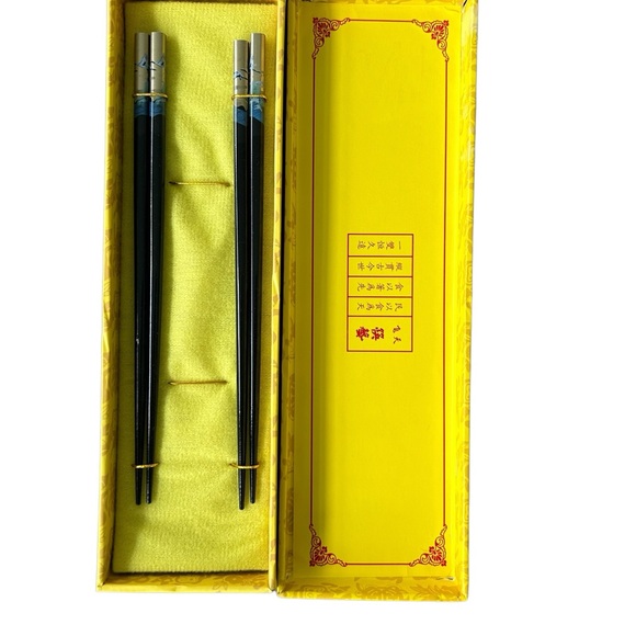 Vintage Chinese Chopsticks NIB Two Pairs Blue Silver w/Birds 9 Inches Gi… - Picture 5 of 8